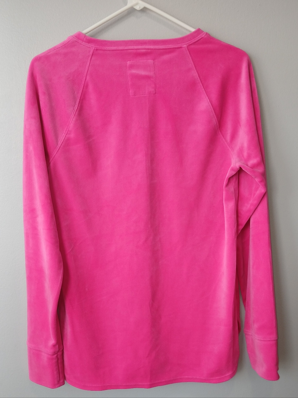 Lilly Pulitzer #88189 Luxletic Velour Top Women Medium Cozy Casual Barbie Girl - Picture 4 of 4